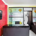 Spot On Hotel Harry\'S 1 Near Select Citywalk Mall