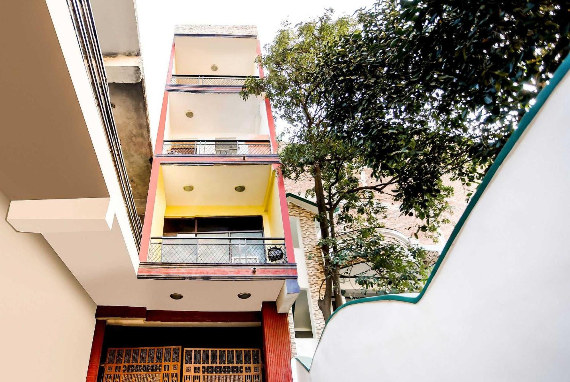 Spot On Harry's 1 Near Select Citywalk Mall Hotel New Delhi