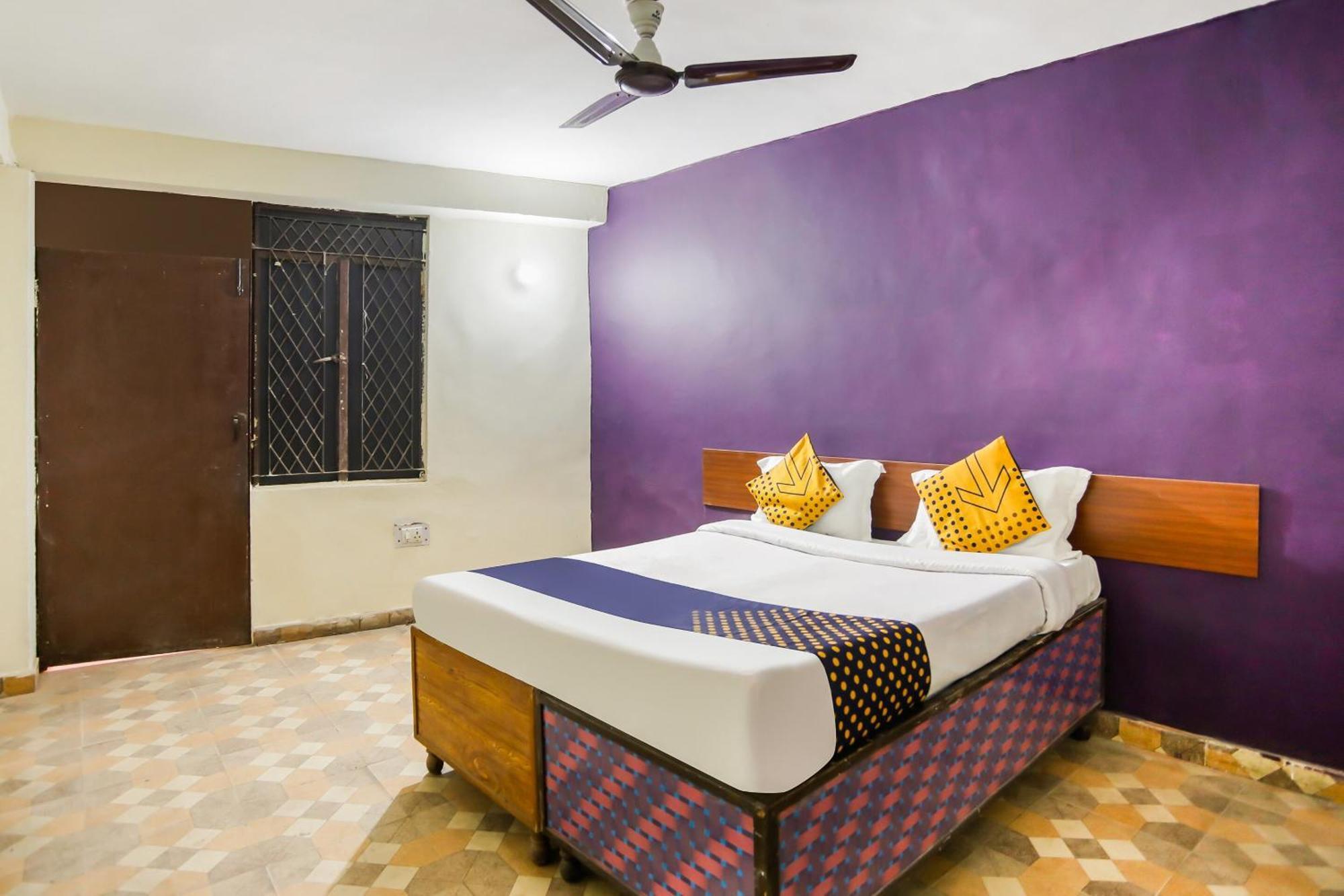 Spot On Harry's 1 Near Select Citywalk Mall New Delhi
