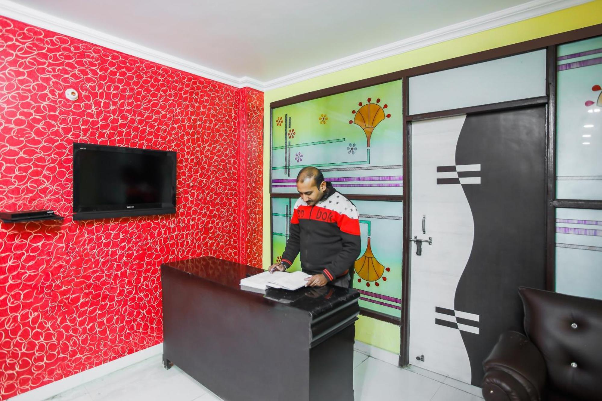 Hotel Spot On Harry's 1 Near Select Citywalk Mall