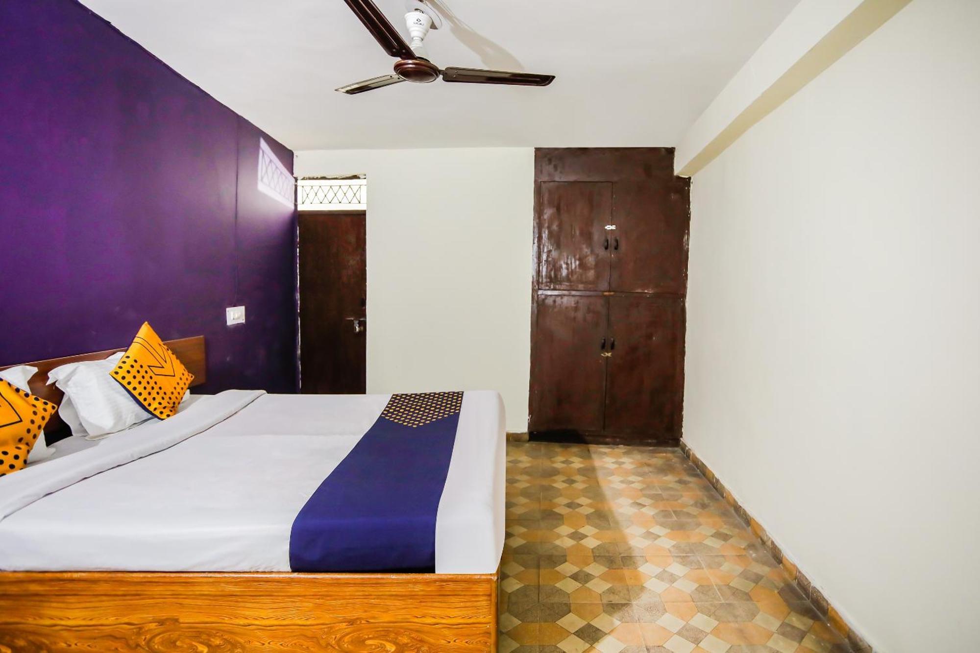 Spot On Harry's 1 Near Select Citywalk Mall Hotel New Delhi