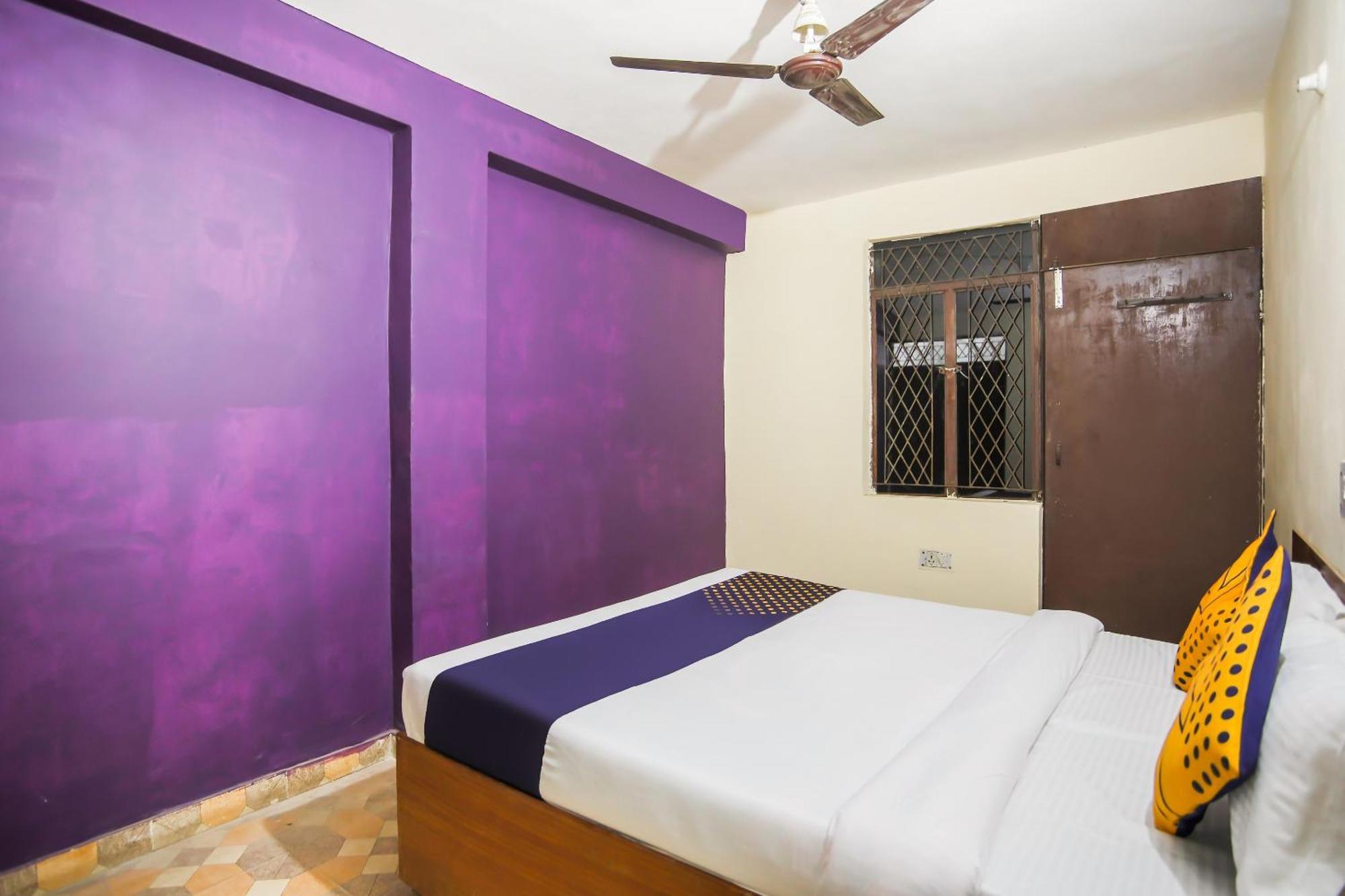 Hotel Spot On Harry's 1 Near Select Citywalk Mall 2*